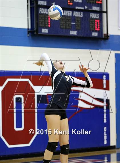 Thumbnail 2 in Sterling Heights Stevenson vs. Grosse Pointe North (MHSAA Class A Regional Final) photogallery.