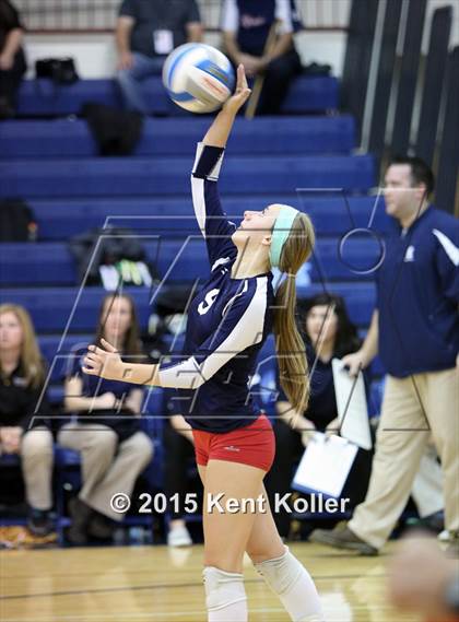 Thumbnail 3 in Sterling Heights Stevenson vs. Grosse Pointe North (MHSAA Class A Regional Final) photogallery.