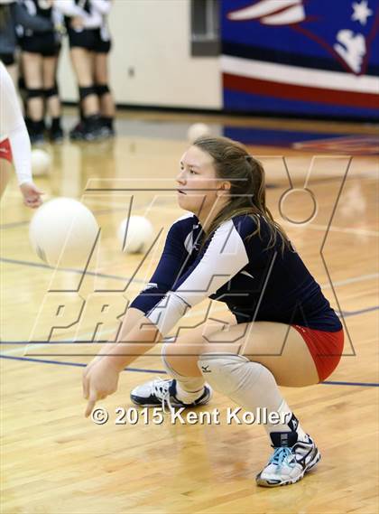 Thumbnail 3 in Sterling Heights Stevenson vs. Grosse Pointe North (MHSAA Class A Regional Final) photogallery.