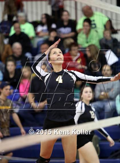 Thumbnail 2 in Sterling Heights Stevenson vs. Grosse Pointe North (MHSAA Class A Regional Final) photogallery.