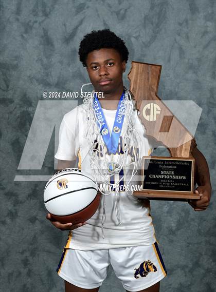 Thumbnail 1 in Oakland Tech (CIF State D2 Awards) photogallery.