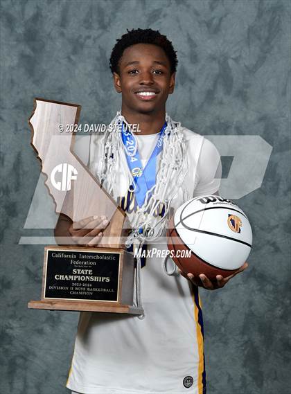 Thumbnail 1 in Oakland Tech (CIF State D2 Awards) photogallery.