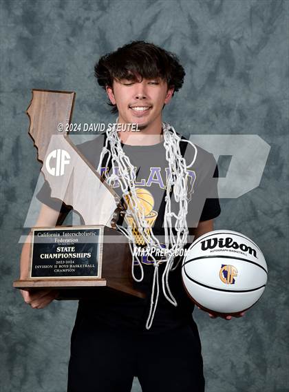 Thumbnail 2 in Oakland Tech (CIF State D2 Awards) photogallery.