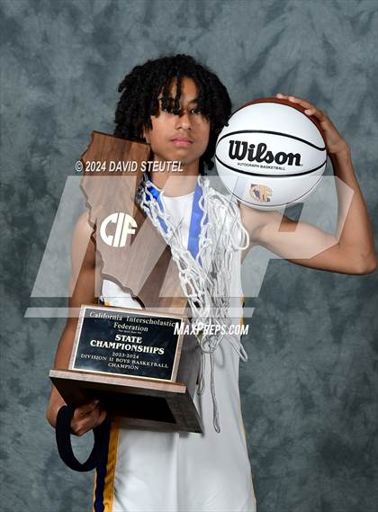 Thumbnail 3 in Oakland Tech (CIF State D2 Awards) photogallery.