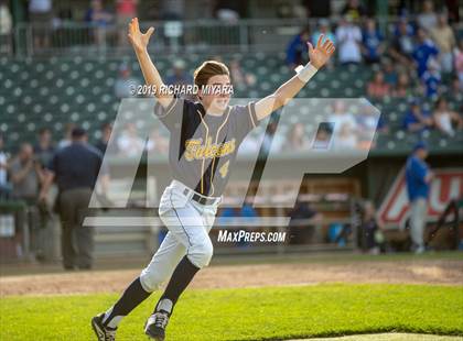 Thumbnail 3 in Hollis-Brookline vs. Bow (NHIAA D2 Final) photogallery.
