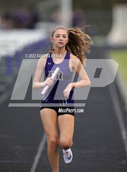 Thumbnail 2 in Porter Ridge Track Meet photogallery.