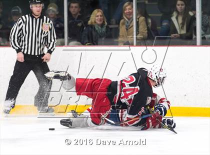 Thumbnail 3 in Catholic Memorial vs St. John's Prep photogallery.