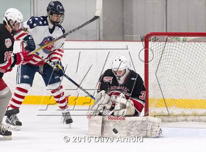 Thumbnail 3 in Catholic Memorial vs St. John's Prep photogallery.