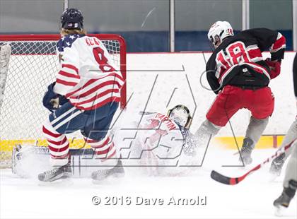 Thumbnail 3 in Catholic Memorial vs St. John's Prep photogallery.