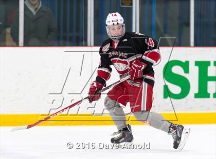 Thumbnail 3 in Catholic Memorial vs St. John's Prep photogallery.
