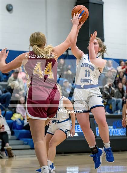 Thumbnail 3 in Van Buren County vs Jackson County (Battle At The Creek) photogallery.