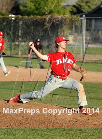 Thumbnail 1 in East Bakersfield @ Tehachapi photogallery.