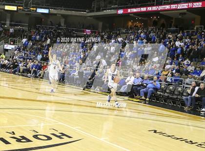 Thumbnail 2 in Highlands vs Covington Catholic (ninth region championship) photogallery.