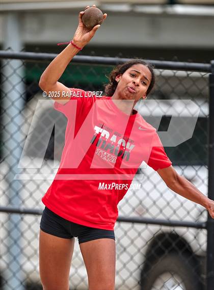 Thumbnail 2 in Eagle No Tax Relays (Shot Put) photogallery.