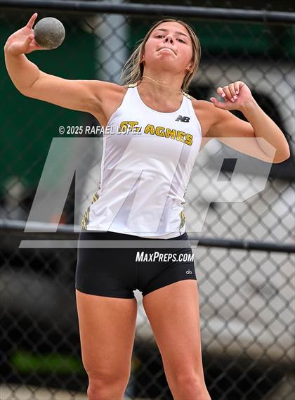 Thumbnail 1 in Eagle No Tax Relays (Shot Put) photogallery.