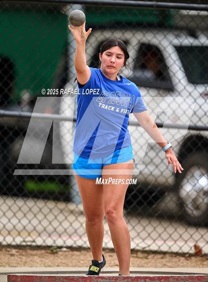 Thumbnail 1 in Eagle No Tax Relays (Shot Put) photogallery.