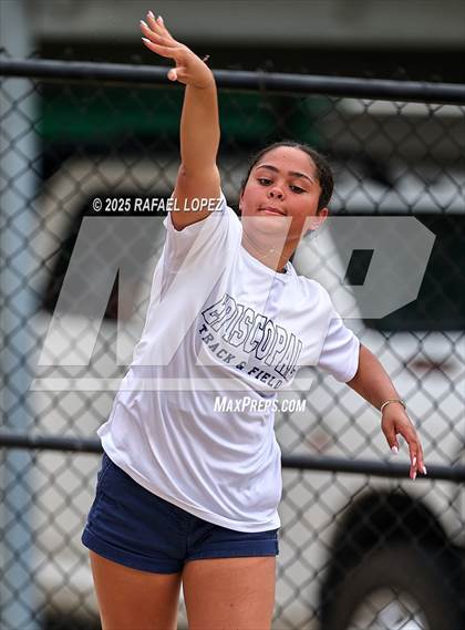 Thumbnail 3 in Eagle No Tax Relays (Shot Put) photogallery.