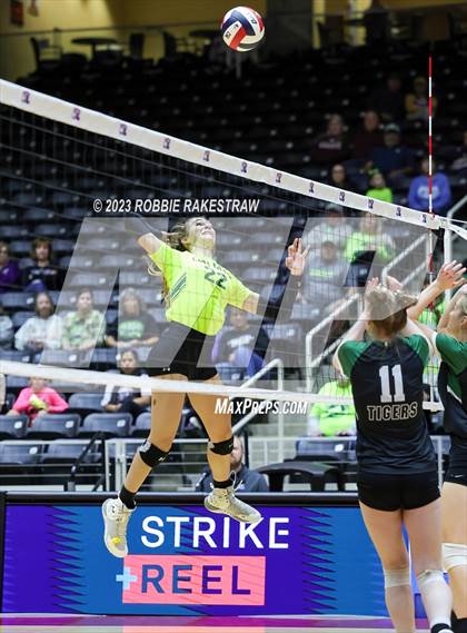 Thumbnail 3 in Blum vs. Neches (UIL 1A Volleyball Semifinal) photogallery.