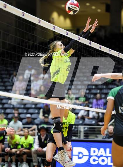 Thumbnail 3 in Blum vs. Neches (UIL 1A Volleyball Semifinal) photogallery.