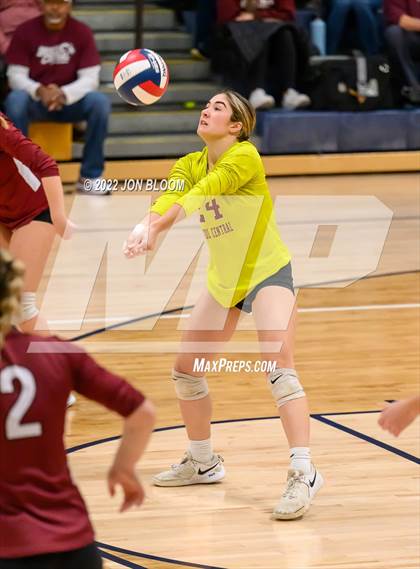 Thumbnail 3 in Bristol Central vs. Joel Barlow (CIAC Class L Final) photogallery.