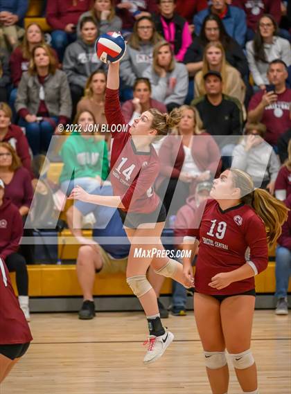 Thumbnail 3 in Bristol Central vs. Joel Barlow (CIAC Class L Final) photogallery.