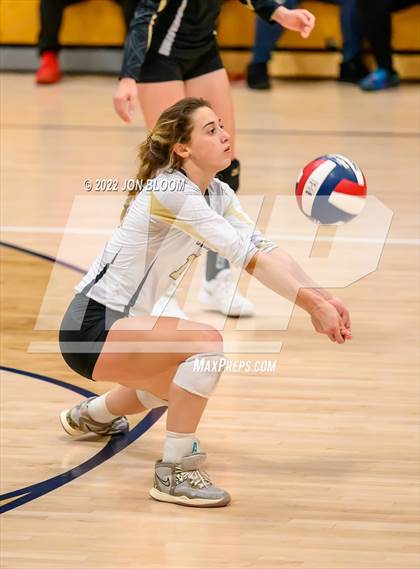 Thumbnail 3 in Bristol Central vs. Joel Barlow (CIAC Class L Final) photogallery.