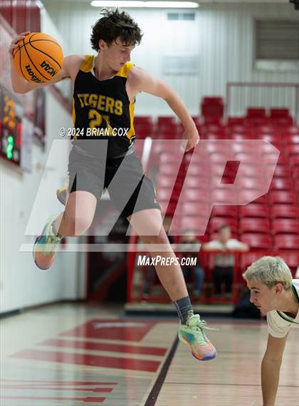 Thumbnail 2 in Timbo vs Yellville-Summit (Arvest Tournament) photogallery.