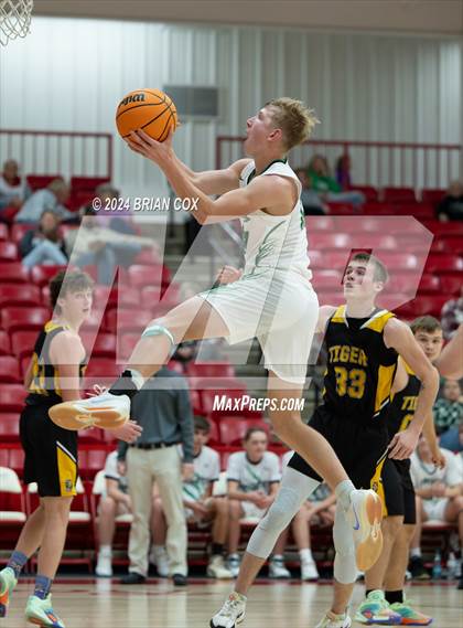 Thumbnail 2 in Timbo vs Yellville-Summit (Arvest Tournament) photogallery.