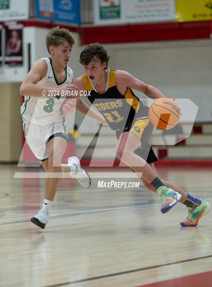 Thumbnail 3 in Timbo vs Yellville-Summit (Arvest Tournament) photogallery.