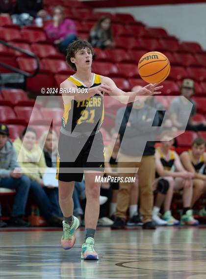 Thumbnail 2 in Timbo vs Yellville-Summit (Arvest Tournament) photogallery.