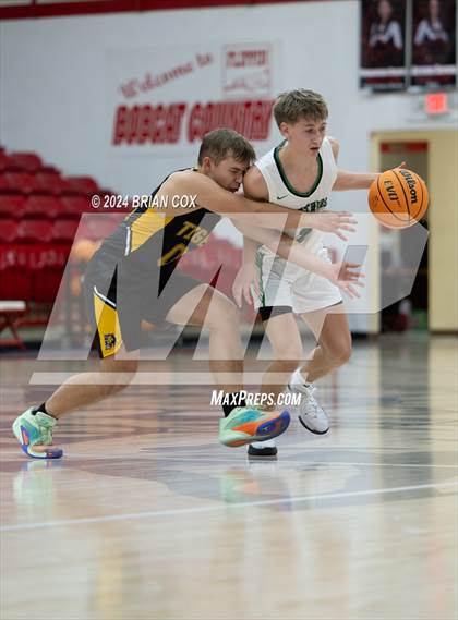 Thumbnail 3 in Timbo vs Yellville-Summit (Arvest Tournament) photogallery.