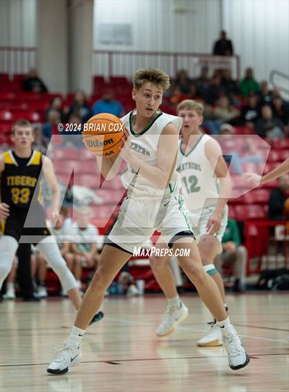 Thumbnail 2 in Timbo vs Yellville-Summit (Arvest Tournament) photogallery.