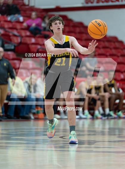 Thumbnail 3 in Timbo vs Yellville-Summit (Arvest Tournament) photogallery.