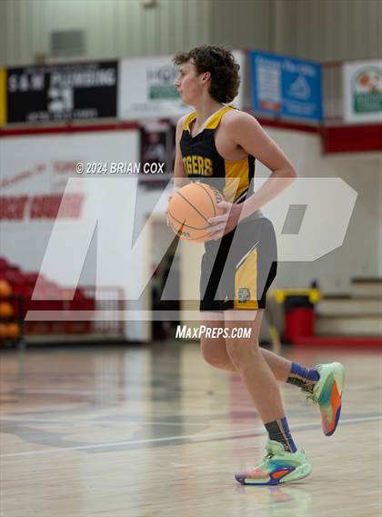 Thumbnail 2 in Timbo vs Yellville-Summit (Arvest Tournament) photogallery.