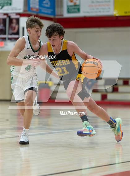 Thumbnail 1 in Timbo vs Yellville-Summit (Arvest Tournament) photogallery.