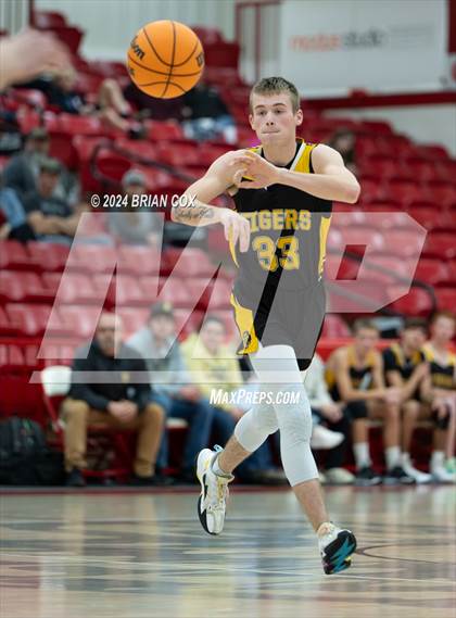 Thumbnail 2 in Timbo vs Yellville-Summit (Arvest Tournament) photogallery.
