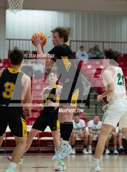 Thumbnail 2 in Timbo vs Yellville-Summit (Arvest Tournament) photogallery.