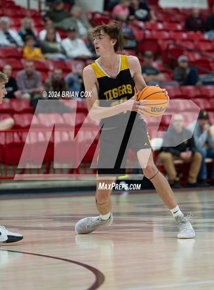 Thumbnail 1 in Timbo vs Yellville-Summit (Arvest Tournament) photogallery.