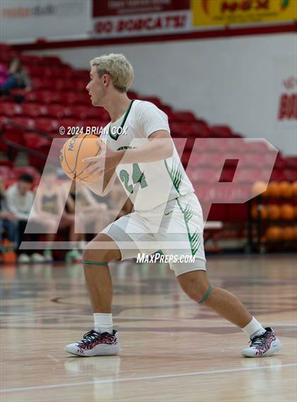 Thumbnail 2 in Timbo vs Yellville-Summit (Arvest Tournament) photogallery.