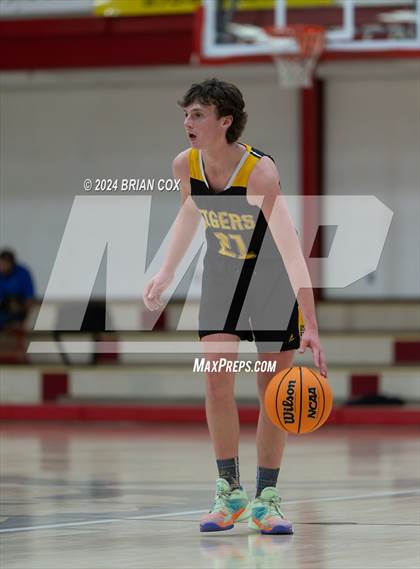 Thumbnail 2 in Timbo vs Yellville-Summit (Arvest Tournament) photogallery.