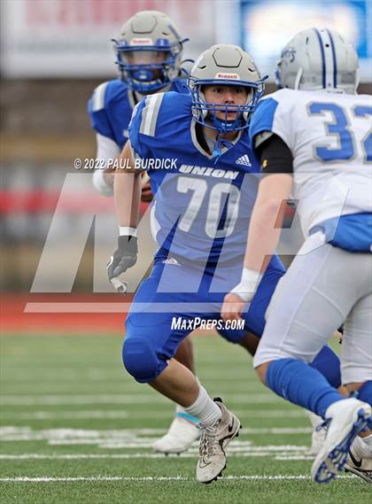 Thumbnail 1 in Steelton-Highspire vs. Union Area ( PIAA 1A Championship) photogallery.