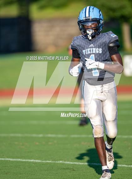 Thumbnail 1 in Ravenscroft vs South Granville (scrimmage) photogallery.