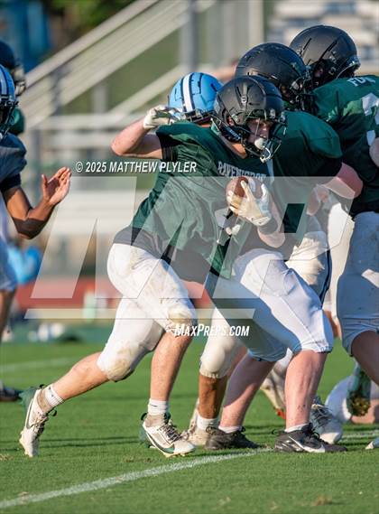 Thumbnail 3 in Ravenscroft vs South Granville (scrimmage) photogallery.