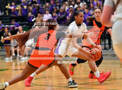 Thumbnail 1 in Davis @ Sumner  (WIAA 4A Round 1) photogallery.