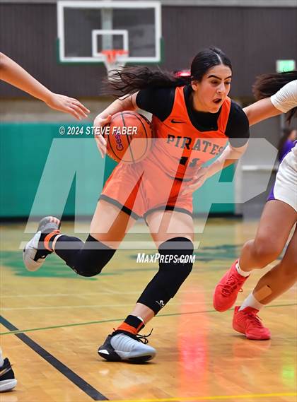 Thumbnail 1 in Davis @ Sumner  (WIAA 4A Round 1) photogallery.
