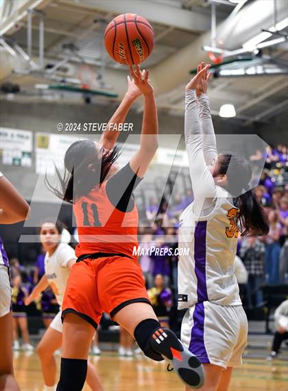 Thumbnail 2 in Davis @ Sumner  (WIAA 4A Round 1) photogallery.