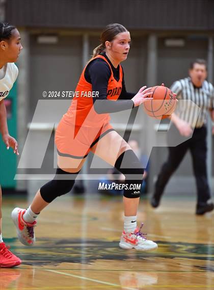 Thumbnail 1 in Davis @ Sumner  (WIAA 4A Round 1) photogallery.