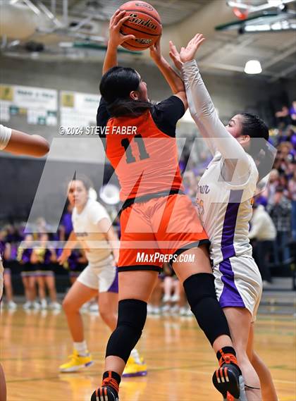 Thumbnail 1 in Davis @ Sumner  (WIAA 4A Round 1) photogallery.