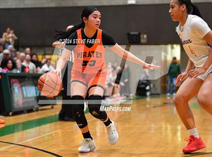 Thumbnail 2 in Davis @ Sumner  (WIAA 4A Round 1) photogallery.