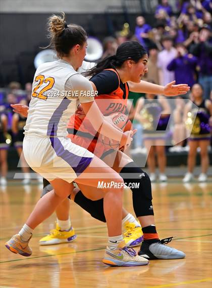 Thumbnail 1 in Davis @ Sumner  (WIAA 4A Round 1) photogallery.